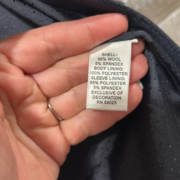 Banana Republic Navy 2 Button Wool Blazer size 8 petite - Picture 8 of 12